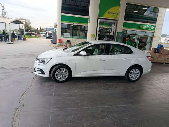 Sahibinden Renault Megane 1.3 TCe Touch 2025 Model  7.250 km Beyaz