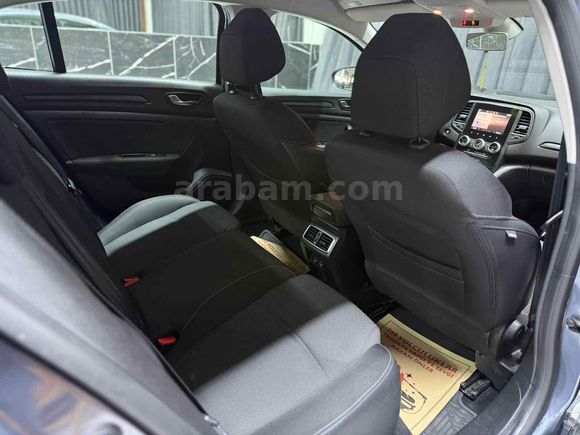 Sahibinden Renault Megane 1.3 TCe Touch 2023 Model  80.000 km Gri (Gümüş)