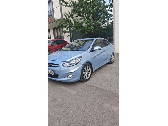 Sahibinden Hyundai Accent Blue 1.4 CVVT Mode Plus 2012 Model  170.000 km Mavi