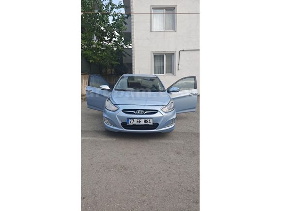 Sahibinden Hyundai Accent Blue 1.4 CVVT Mode Plus 2012 Model  170.000 km Mavi