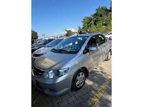 Sahibinden Honda City 1.4 Comfort 2008 Model  165600 km Gri (Gümüş)