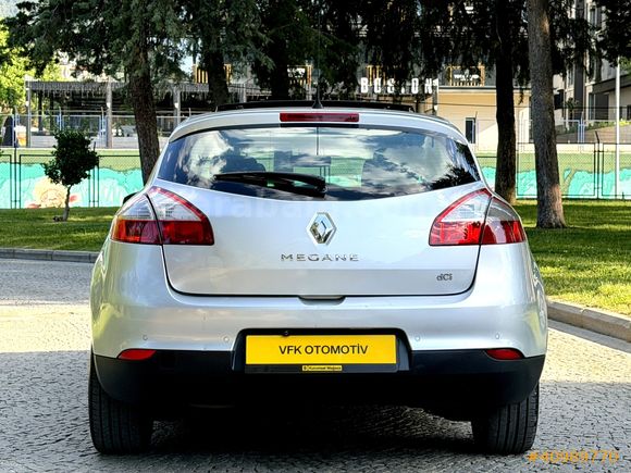 CAM TAVAN K.AYNA 220.000 KM MEGANE 1.5 DCİ DİNAMİC 2010 MODEL !