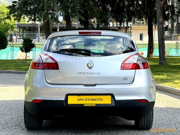 CAM TAVAN K.AYNA 220.000 KM MEGANE 1.5 DCİ DİNAMİC 2010 MODEL !