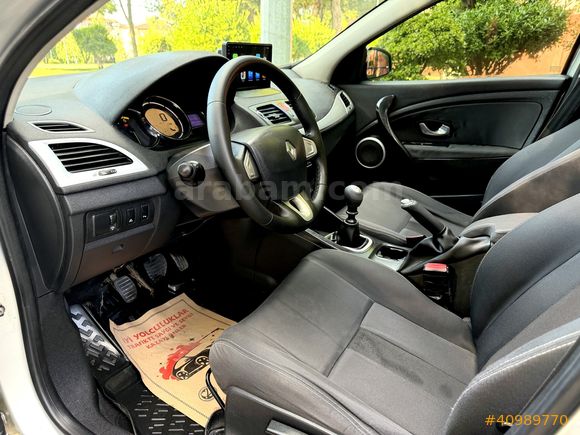CAM TAVAN K.AYNA 220.000 KM MEGANE 1.5 DCİ DİNAMİC 2010 MODEL !