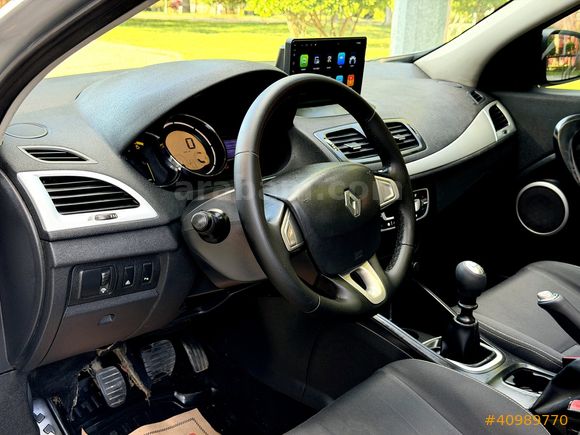 CAM TAVAN K.AYNA 220.000 KM MEGANE 1.5 DCİ DİNAMİC 2010 MODEL !