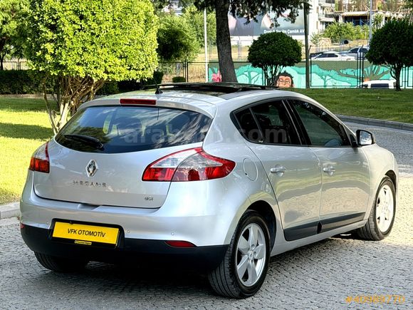 CAM TAVAN K.AYNA 220.000 KM MEGANE 1.5 DCİ DİNAMİC 2010 MODEL !