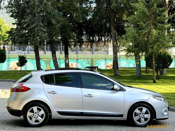 CAM TAVAN K.AYNA 220.000 KM MEGANE 1.5 DCİ DİNAMİC 2010 MODEL !