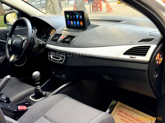 CAM TAVAN K.AYNA 220.000 KM MEGANE 1.5 DCİ DİNAMİC 2010 MODEL !