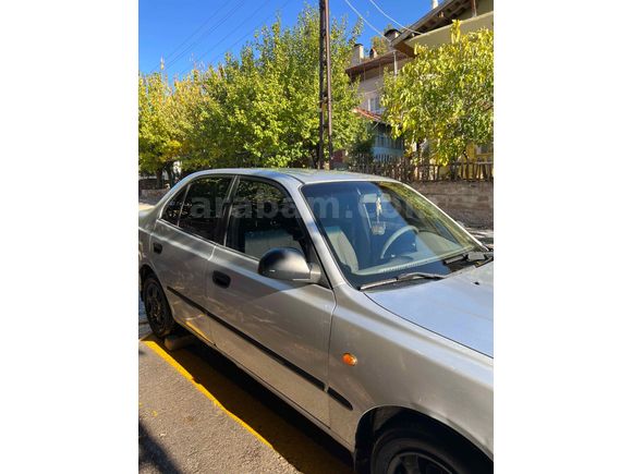 Sahibinden Hyundai Accent 1.5 CRDi Admire 2003 Model  433.333 km Gri (Gümüş)