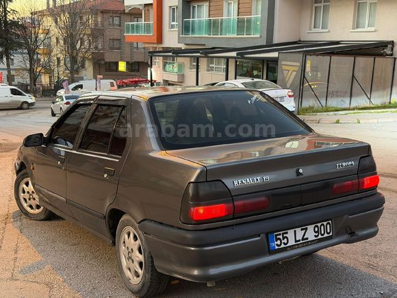 Sahibinden Renault R 19 1.6 Europa iE 2000 Model  347.000 km Füme
