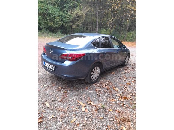 Sahibinden Opel Astra 1.6 Edition 2015 Model  51000 km Mavi