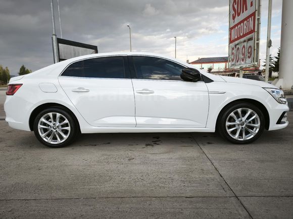 Sahibinden Renault Megane 1.3 TCe Joy 2021 Model Ankara 43.000 km Beyaz