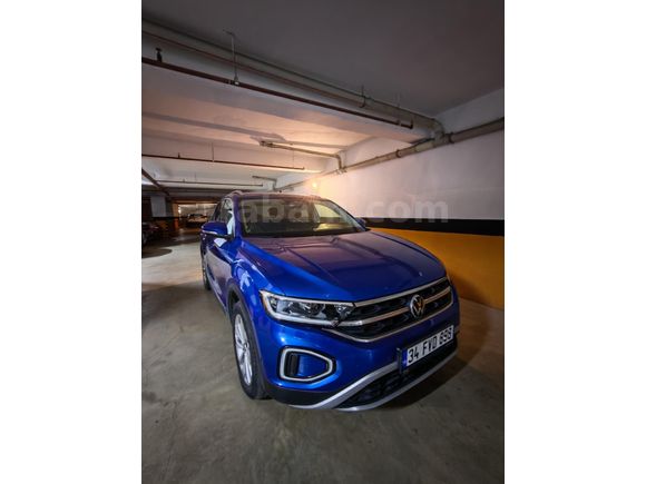 Sahibinden Volkswagen T-Roc 1.5 TSI Style 2022 Model İstanbul 41.000 km Mavi (metalik)