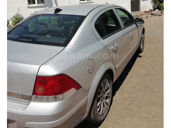 Boyasız değişensiz tramersiz Astra 2009 Model