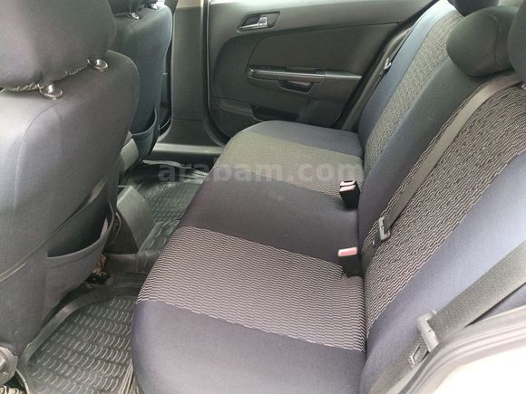 OPEL ASTRA 2011