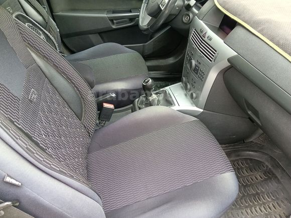 OPEL ASTRA 2011