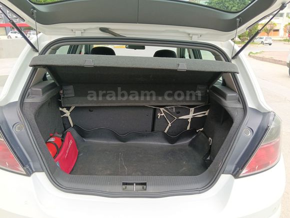 OPEL ASTRA 2011