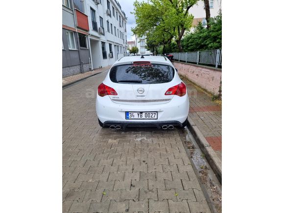 Sahibinden Opel Astra 1.6 Edition 2012 Model  153000 km Beyaz