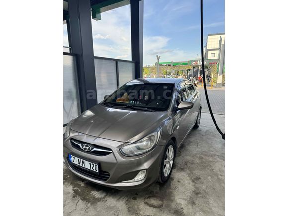 Sahibinden Hyundai Accent Blue 1.4 CVVT Mode 2012 Model Edirne