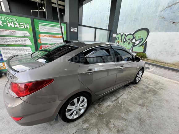 Sahibinden Hyundai Accent Blue 1.4 CVVT Mode 2012 Model Edirne