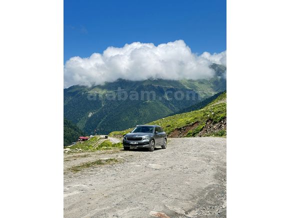 Sahibinden Skoda Kamiq 1.0 TSI Premium 2025 Model memurdan sigara içilmemiş