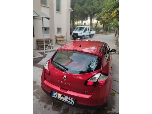 Sahibinden Renault Megane 1.5 dCi Touch Plus 2015 Model  103.000 km Kırmızı