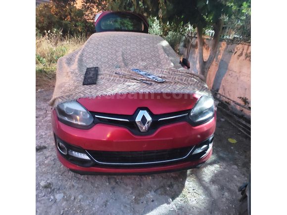 Sahibinden Renault Megane 1.5 dCi Touch Plus 2015 Model  103.000 km Kırmızı