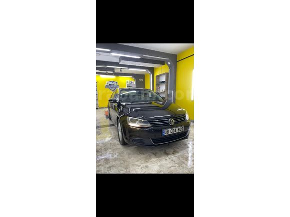Sahibinden Volkswagen Jetta 1.6 TDi Trendline 2011 Model  295.000 km Siyah