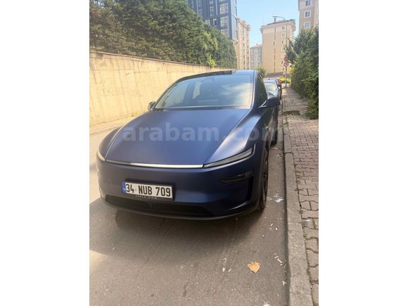 Tesla Model Y Juniper Premium 8400 KM  + PPF 