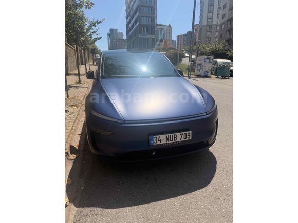 Tesla Model Y Juniper Premium 8400 KM  + PPF 