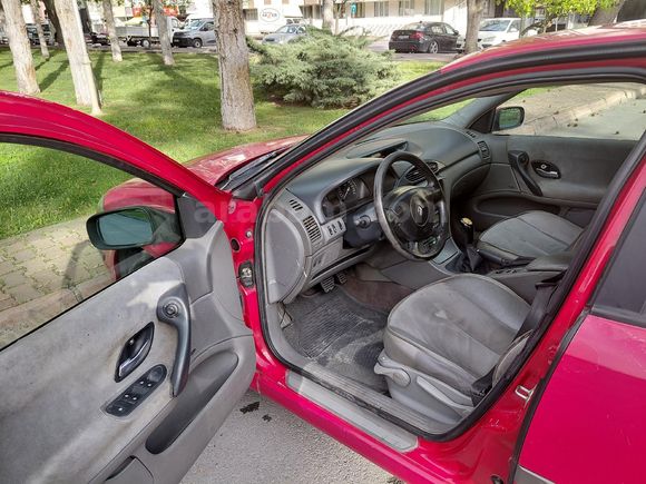 Galeriden Renault Laguna 2.0 Privilege 2002 Model Kayseri