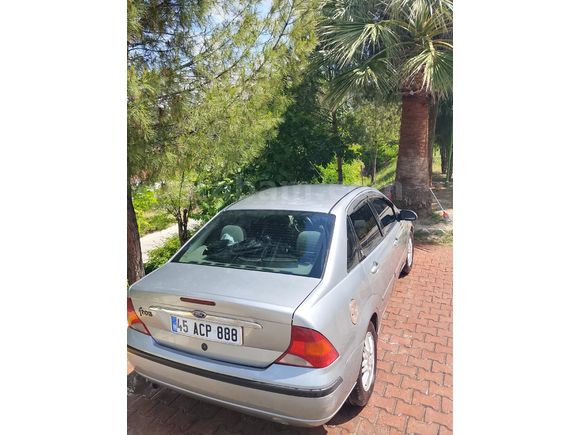 Sahibinden Ford Focus 1.6 Ghia 2004 Model