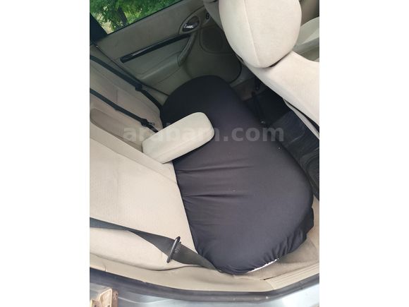 Sahibinden Ford Focus 1.6 Ghia 2004 Model