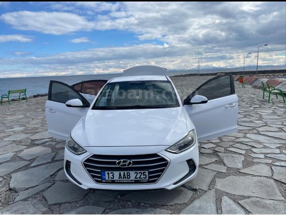Sahibinden Hyundai Elantra 1.6 D-CVVT Style 2017 Model