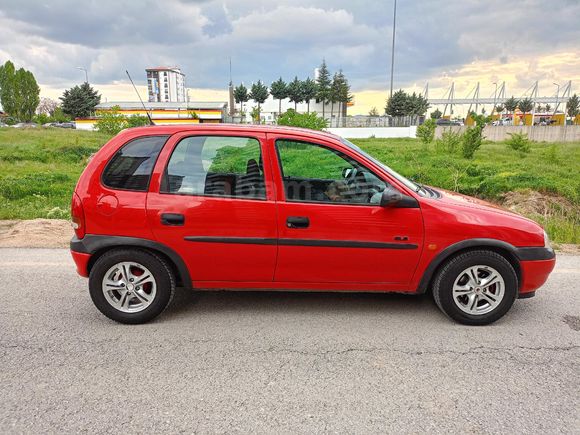 Sahibinden Opel Corsa 1.4 GLS 2000 Model  245.000 km Kırmızı