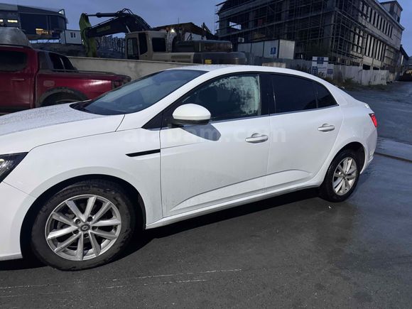 Sahibinden Renault Megane 4 1.5 dCi Touch Plus 2017 Model 