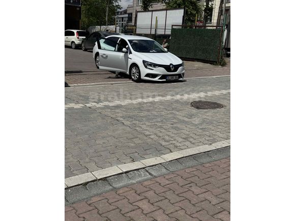 Sahibinden Renault Megane 4 1.5 dCi Touch Plus 2017 Model 