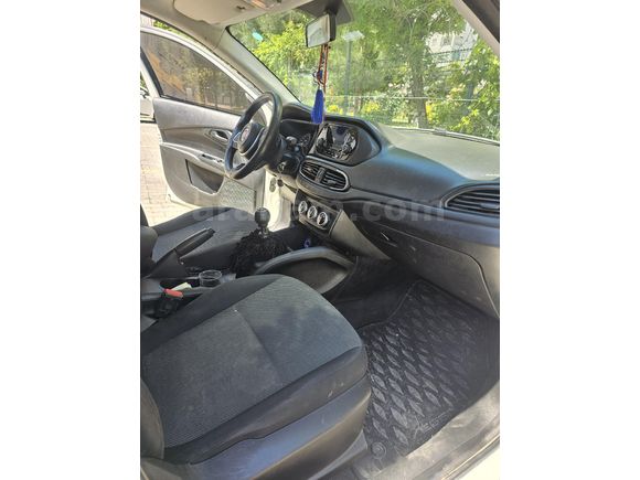 Sahibinden Fiat Egea 1.4 Fire Easy 2021 Model  120.000 km Beyaz