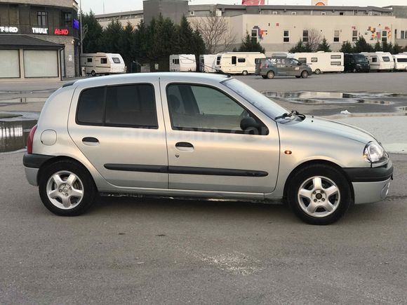 Sahibinden Renault Clio 1.6 RTE 2000 Model  298.000 km Gri