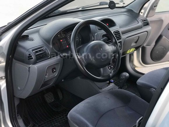 Sahibinden Renault Clio 1.6 RTE 2000 Model  298.000 km Gri