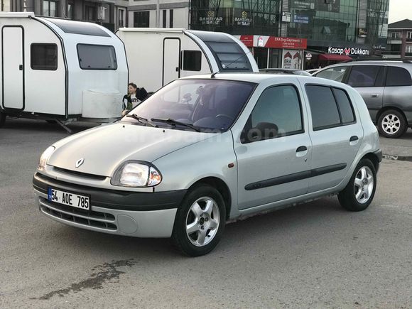 Sahibinden Renault Clio 1.6 RTE 2000 Model  298.000 km Gri