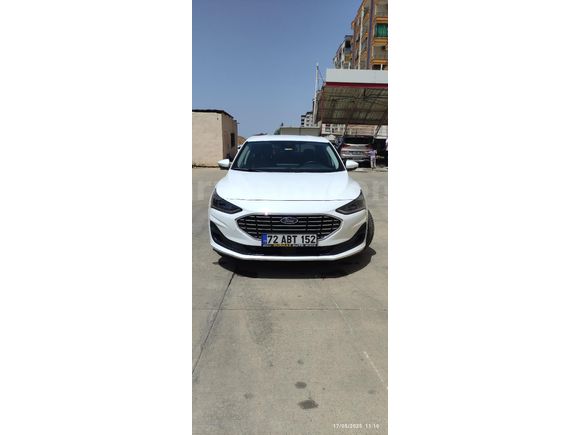 Sahibinden Ford Focus 1.5 EcoBlue Titanium Stil 2023 Model Mardin 48.000 km Beyaz