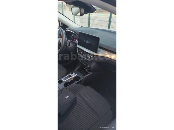 ÖĞRETMENDEN ACİL SATILIK.....Sahibinden Ford Focus 1.5 EcoBlue Titanium Stil 2023 Model Mardin 48.000 km Beyaz