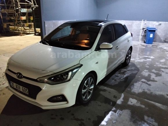 Sahibinden Hyundai i20 1.4 MPI Style 2020 Model 