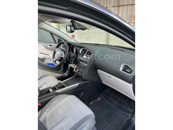 Sahibinden Citroen C4 1.6 e-HDi Confort 2013 Model  148.000 km Gri