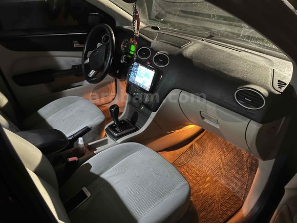Sahibinden Ford Focus 1.6 Ghia 2006 Model  232.000 km Siyah