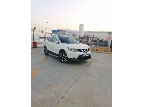 Sahibinden Nissan Qashqai 1.6 dCi Platinum Premium Pack 2014 Model  230.000 km Beyaz