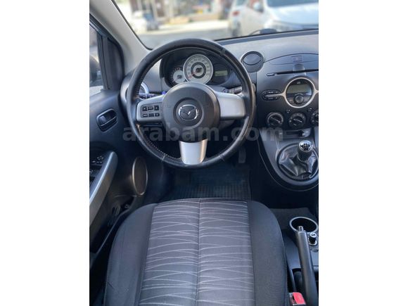 Sahibinden Mazda 2, temiz araba  