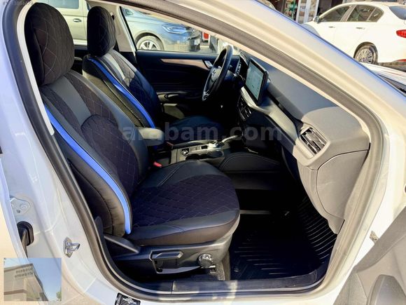 ANADOLU OTOMOTİV SIFIR AYARINDA BOYASIZ İLK ELDEN FOCUS TİTANİUM