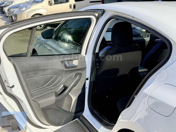 ANADOLU OTOMOTİV SIFIR AYARINDA BOYASIZ İLK ELDEN FOCUS TİTANİUM